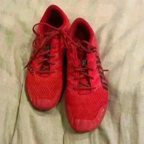 F-Lite 240 Standard Fit Running Shoe - Men's size 9 - Picture 2 of 7